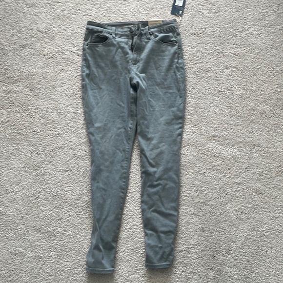 Universal Thread Denim - High-Rise Skinny Jean
